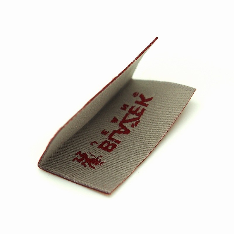 怎么控制织唛布标的品质？